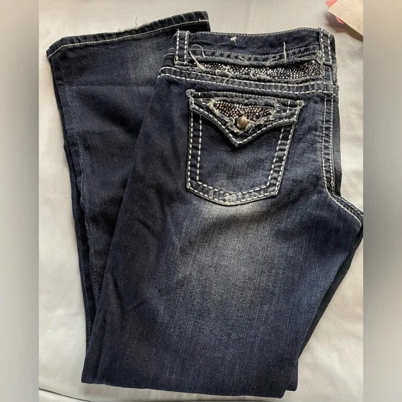 Maurice’s brand premiere jeans! BLINGY and cute! Size 13-14 regular - Picture 2 of 9